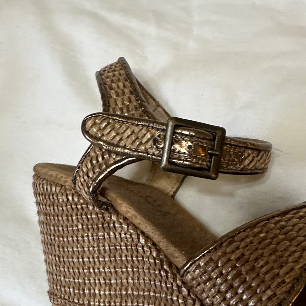Very Volatile Tan Woven Wedges - Picture 6 of 6